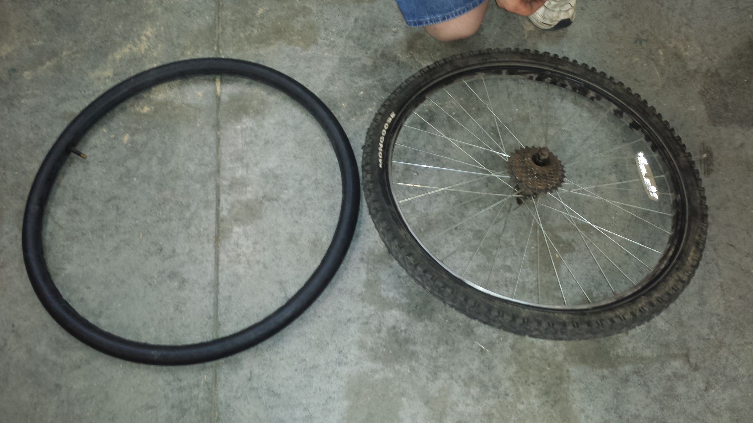 Change a Mountain Bike Tube Without Tools 6 Steps (with Pictures