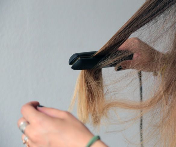 DIY - How to Curl Your Hair With a Flat Iron 