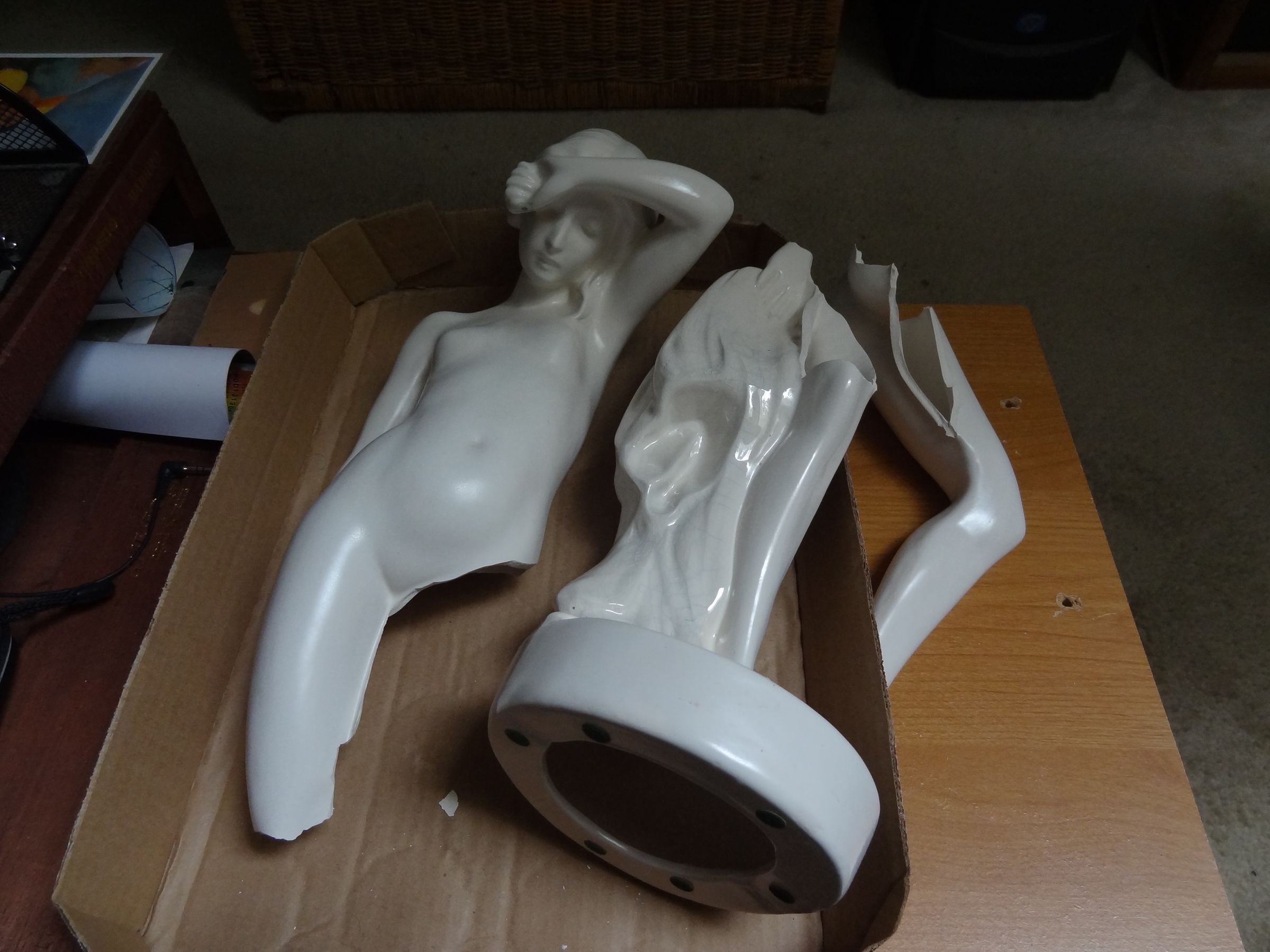 FIx a Statue  - Precision Glue Pen ,GOrilla