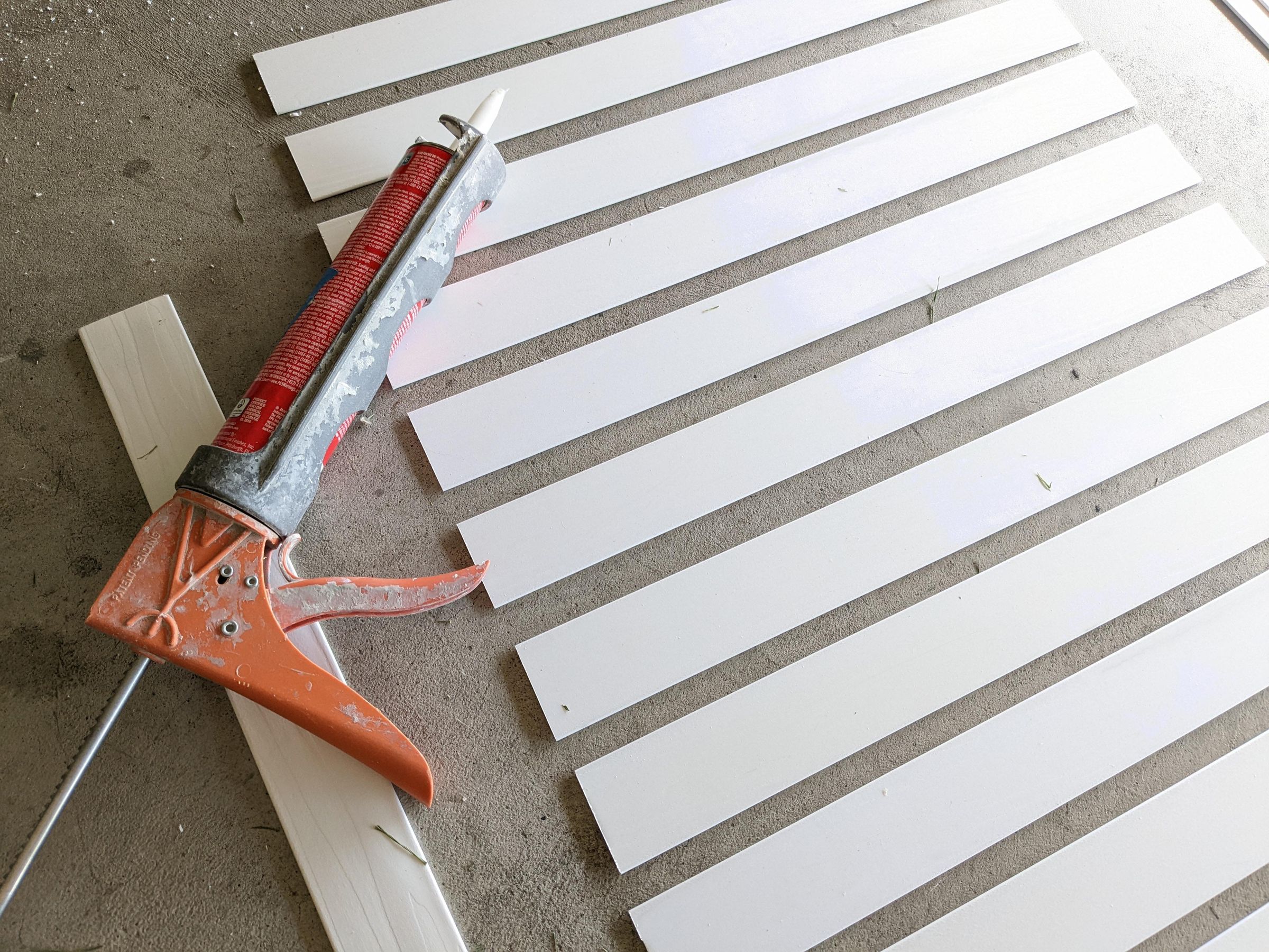 Repurpose Vinyl Blinds Into Modern Slatted Planter Wall 12 Steps