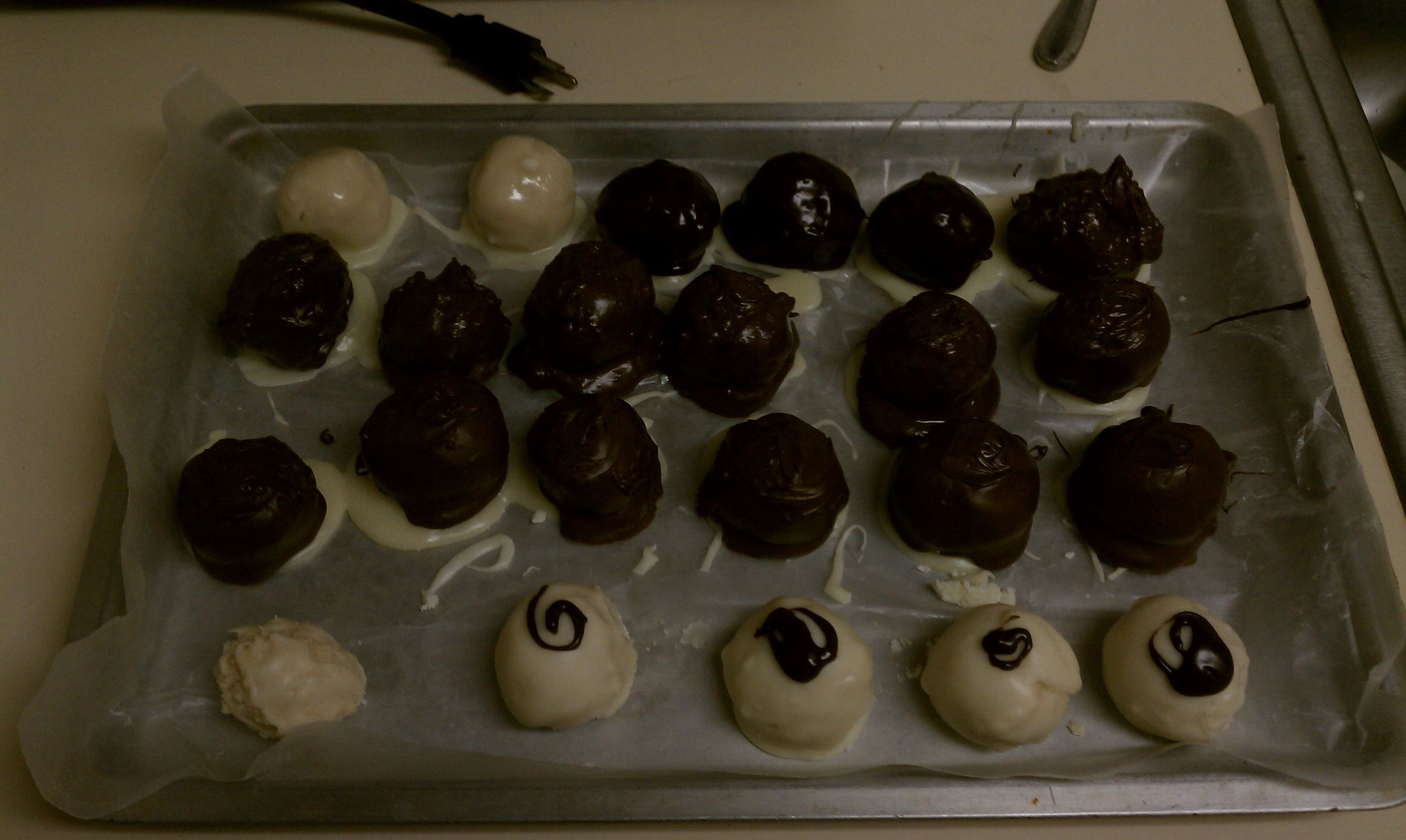 How to Make Delicious Cake Balls!