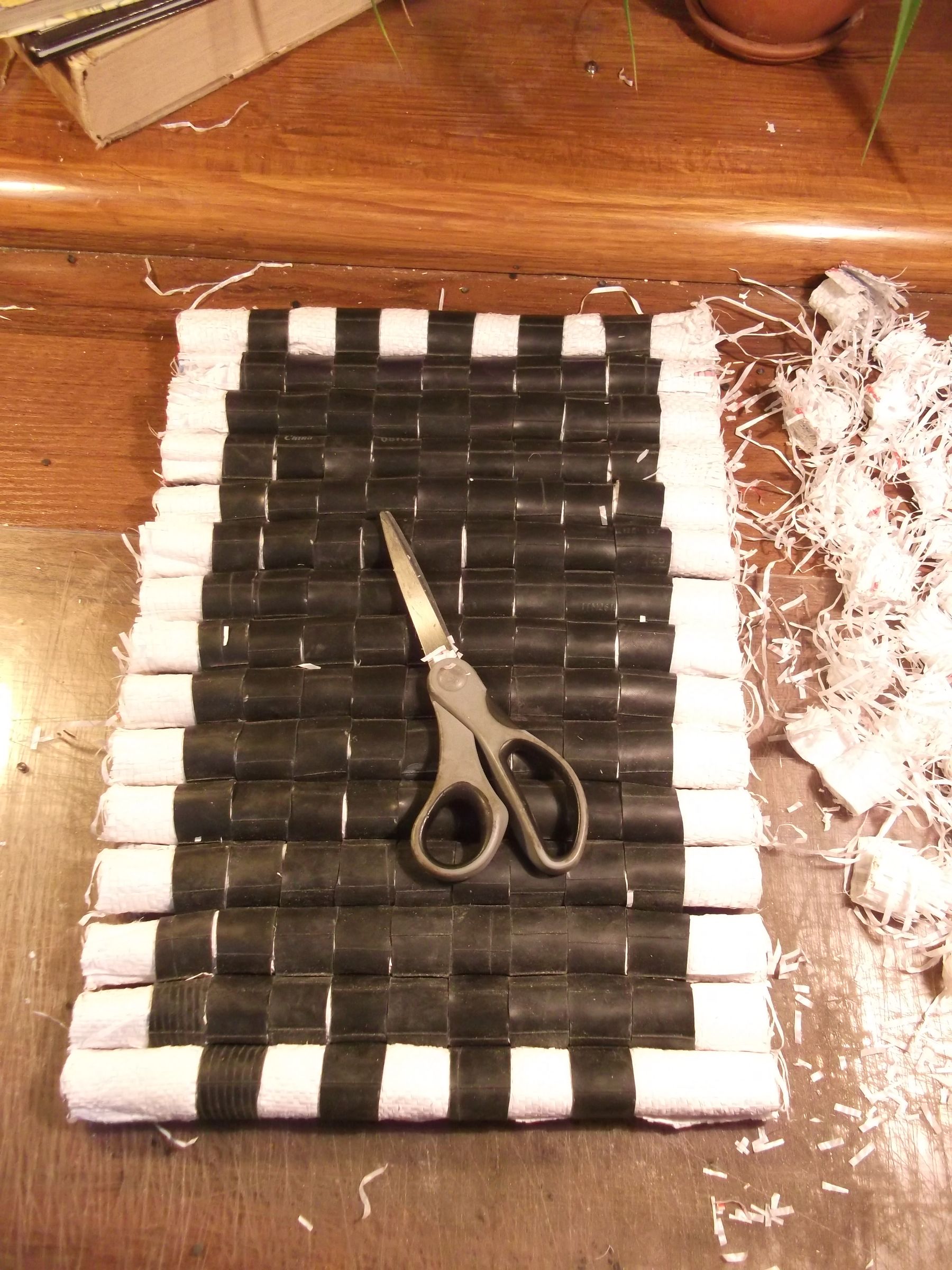 Inner Tubes + Plastic Bags Woven Rug #1 : 14 Steps (with Pictures ...