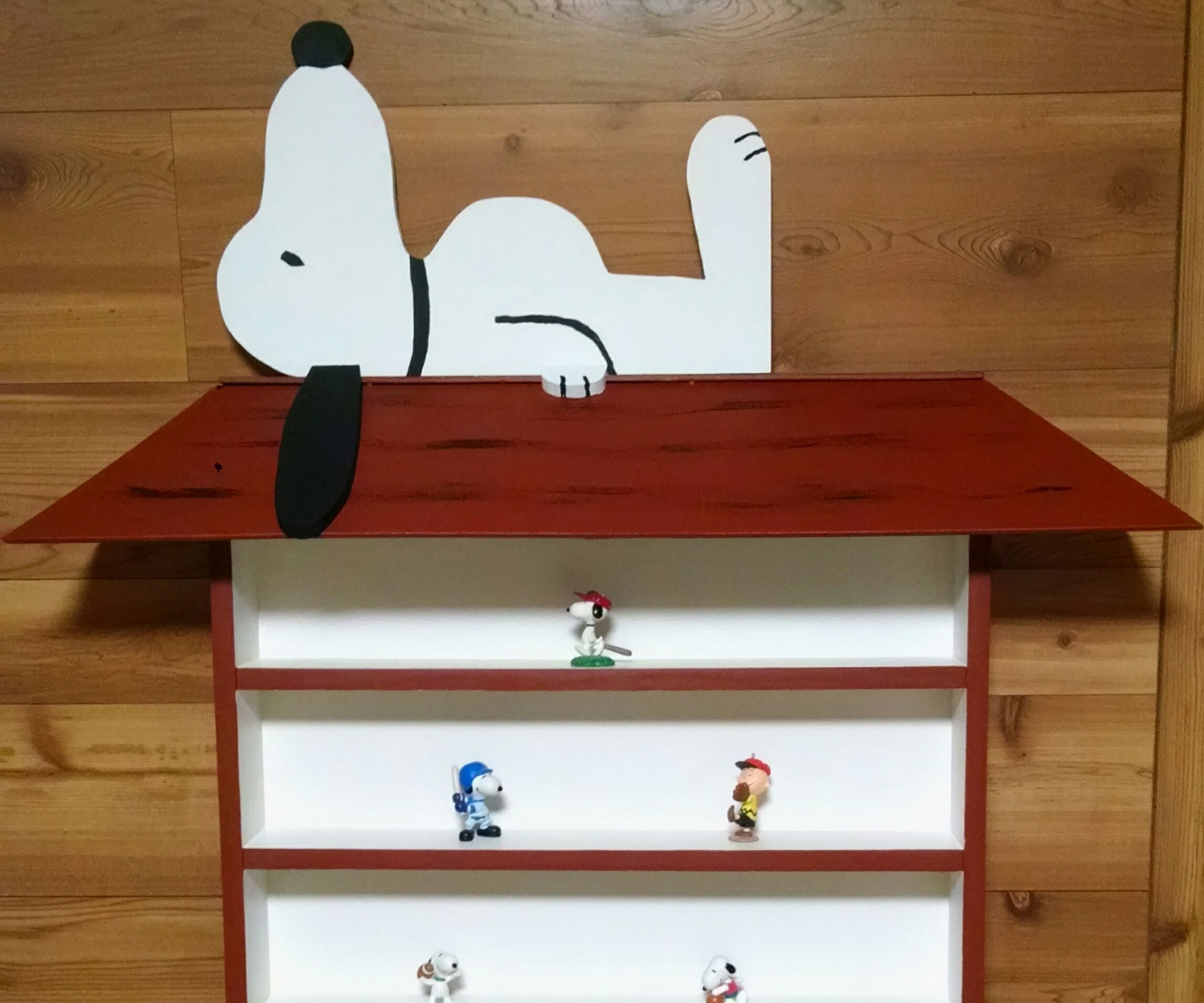 How to Make a Snoopy Doghouse Display Shelf