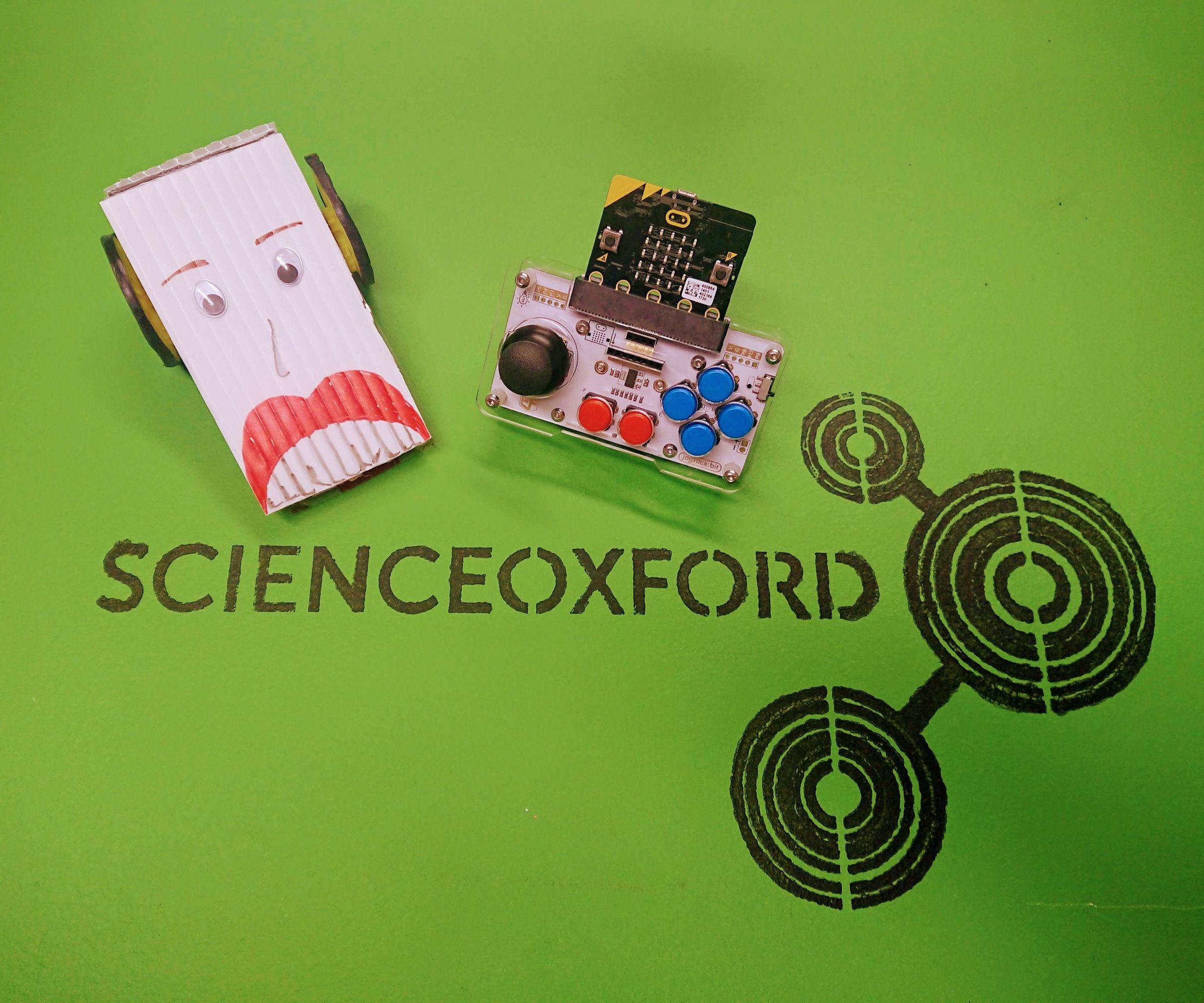 Programming a Micro:Bit Robot & Joystick:Bit Controller With MicroPython