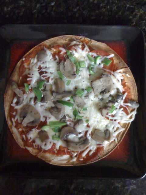 15 Min Tortilla Pizza