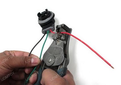 How to Install Load Resistors for LED Turn Signal Lights : 6 Steps ...