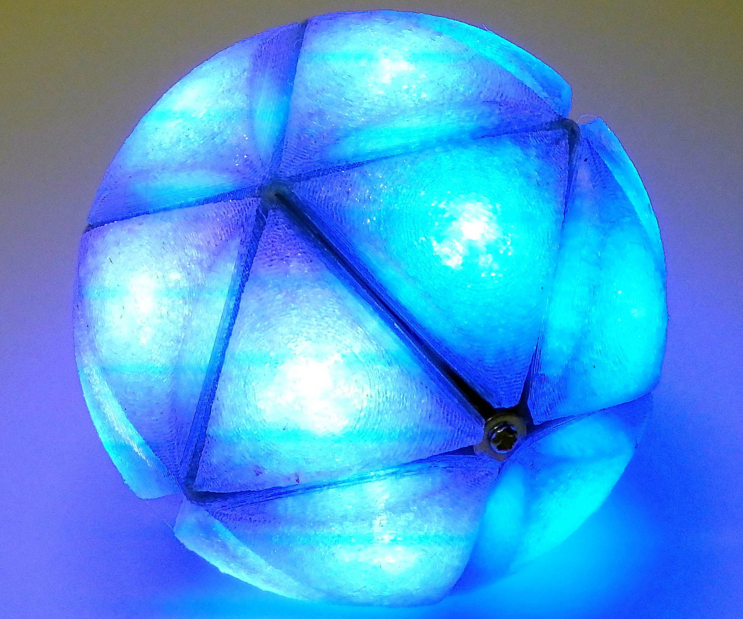 IcosaLEDron: a Multi LED Smart Ball