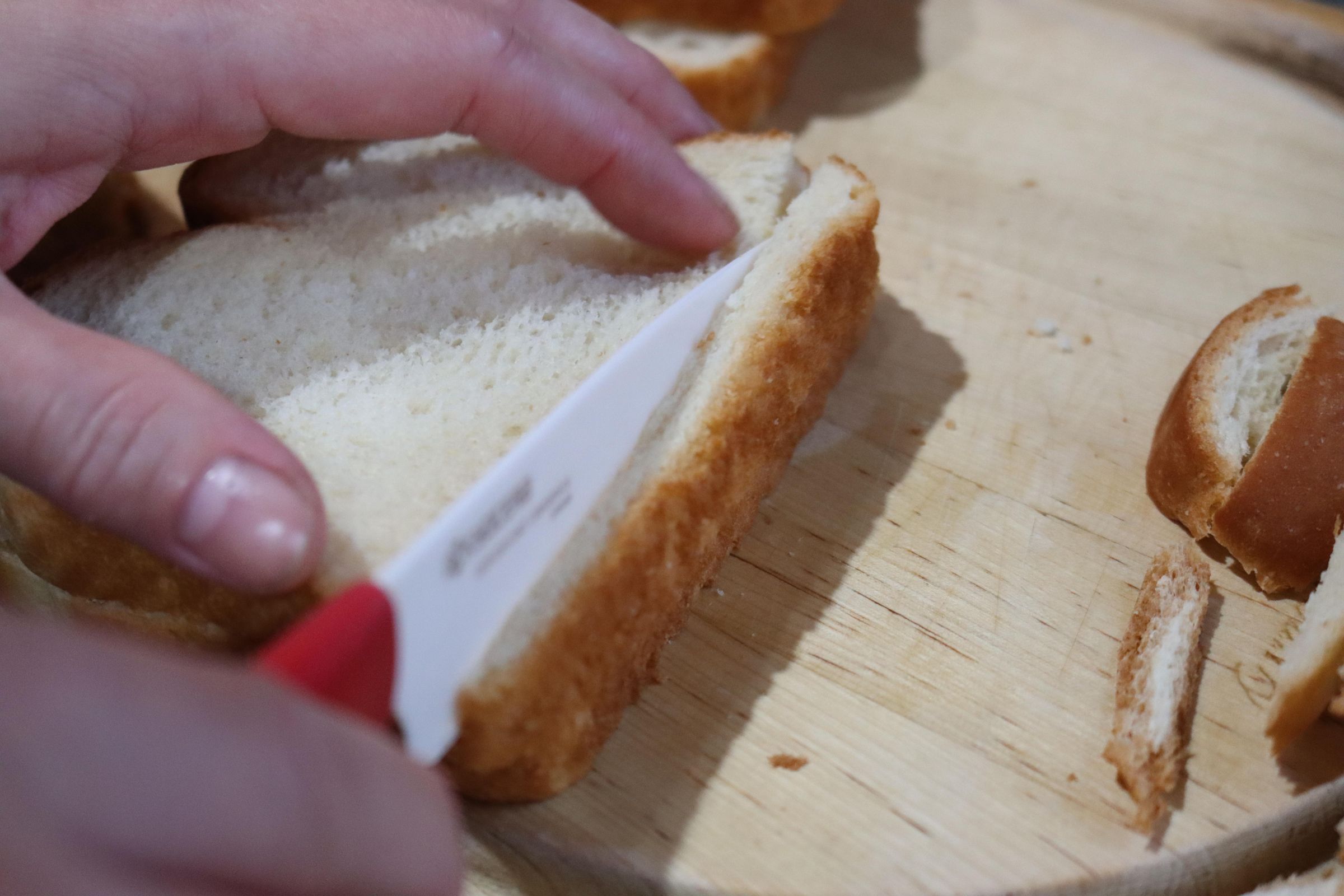 Trimming a Bread: Master the Art for Perfect Texture and Flavor