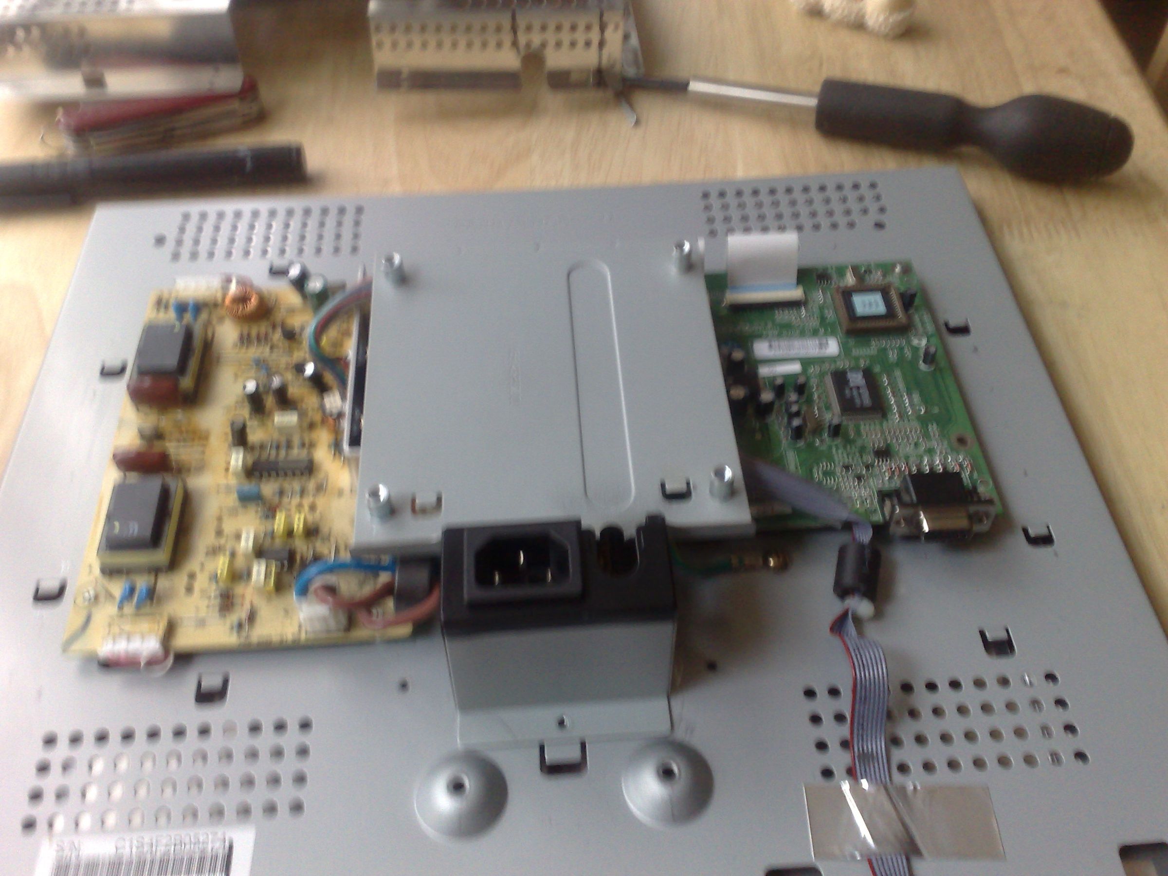 How to Repair HP 1702 Lcd Monitor With Broken VGA Cable 6 Steps