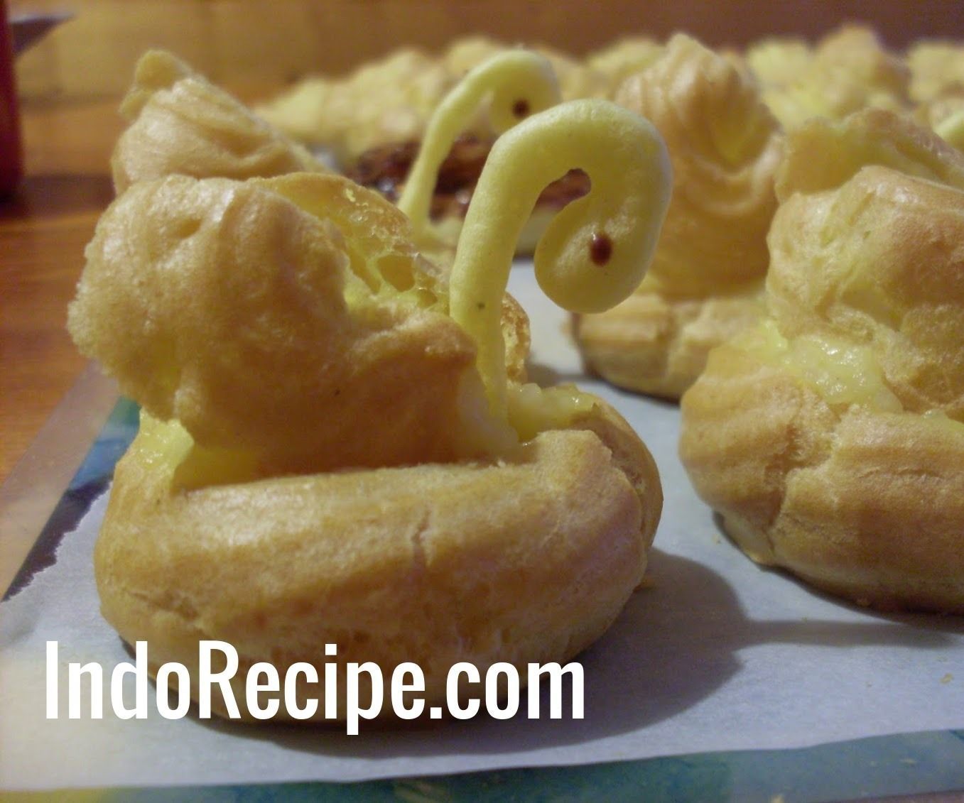 Swan Choux (Cream Puff)