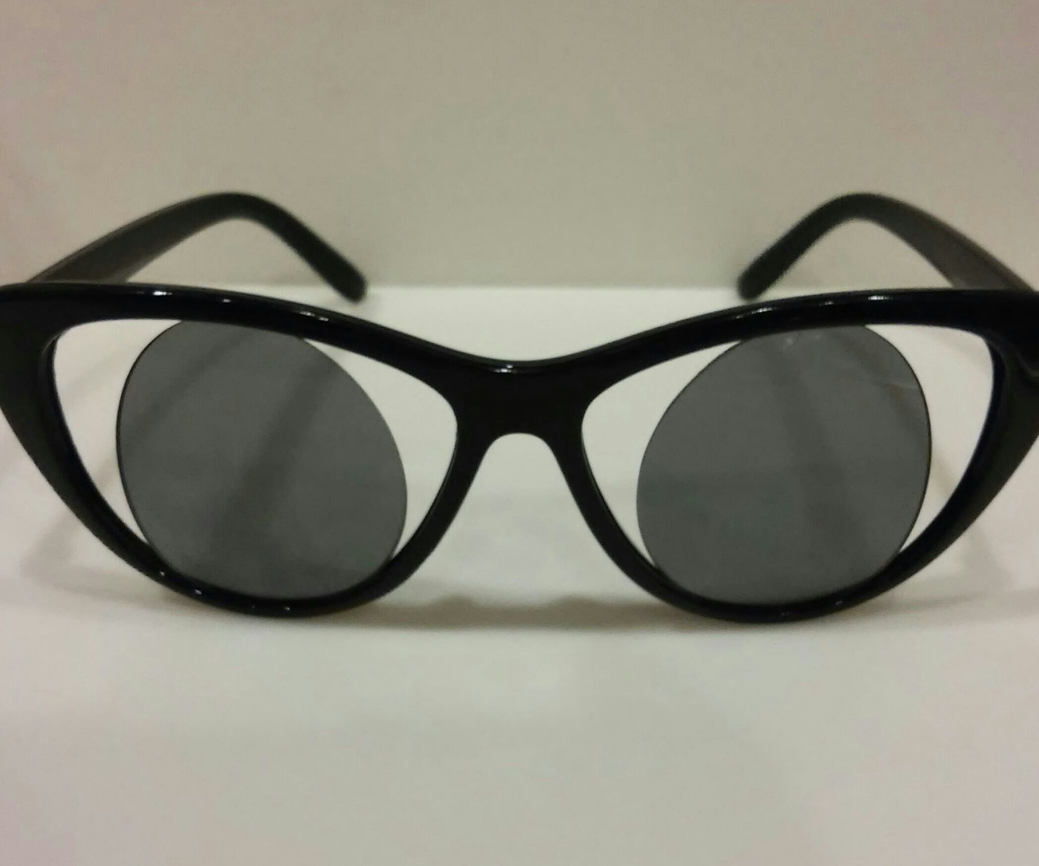 $2.00 Super Andy Warhol Nicolou Inspired Sunglasses