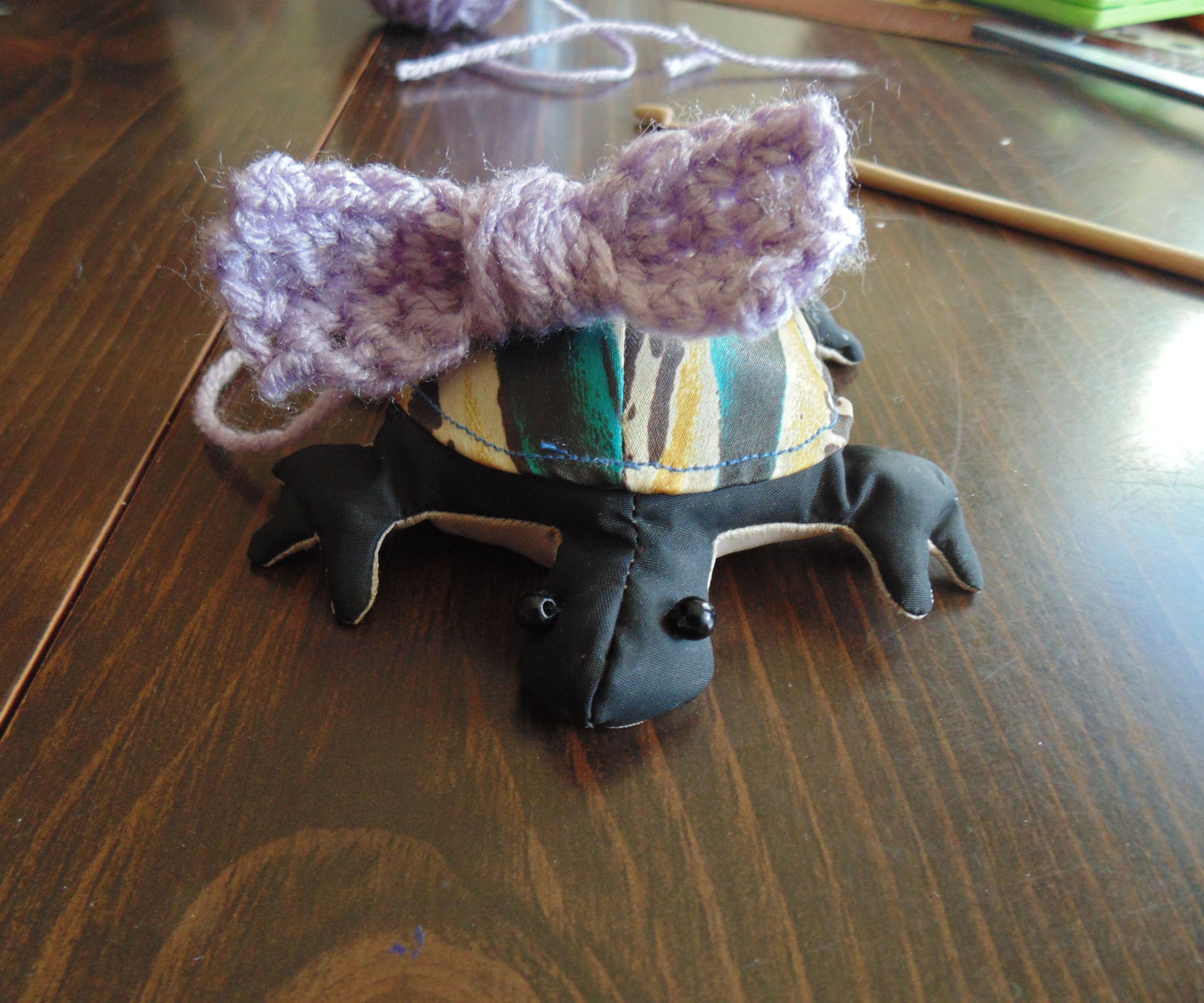 Make a simple crochet bow