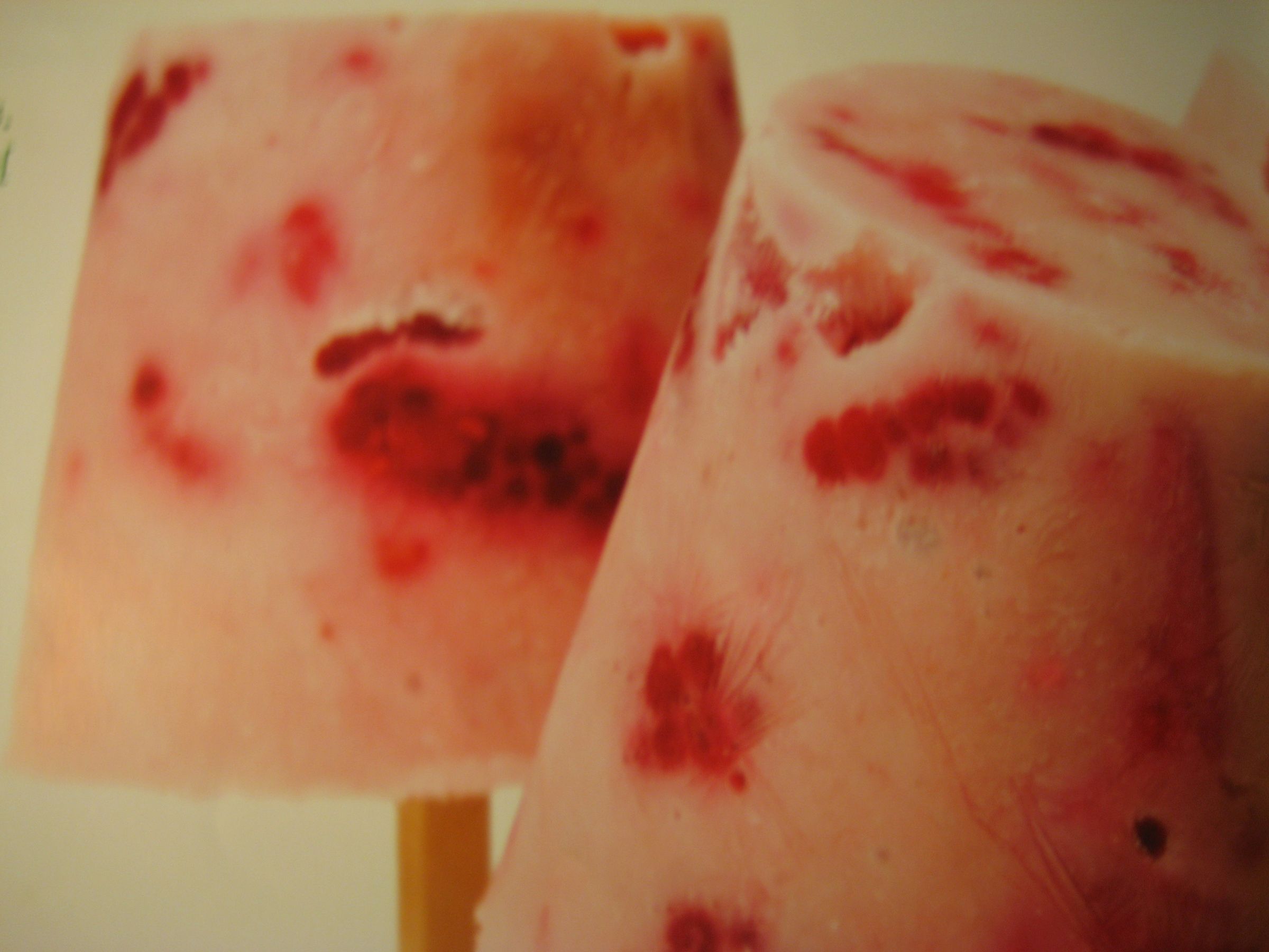 Raspberry frozen pops
