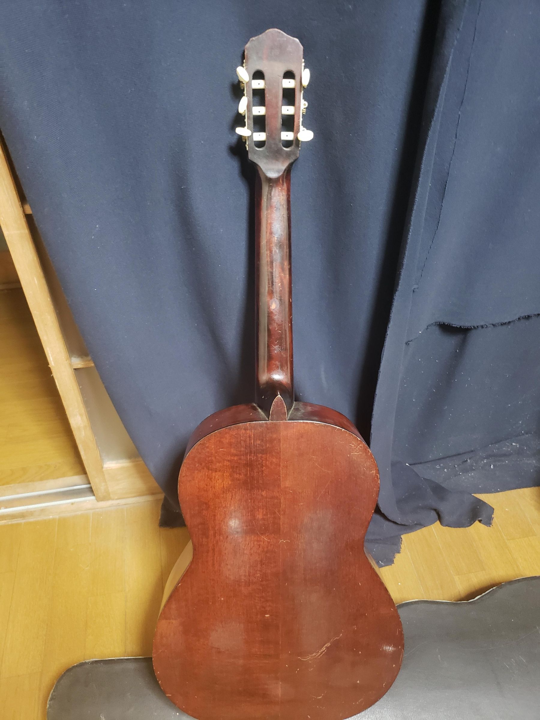 Converting a Classical Guitar Into a "Frankenstein" Terz Guitar (with