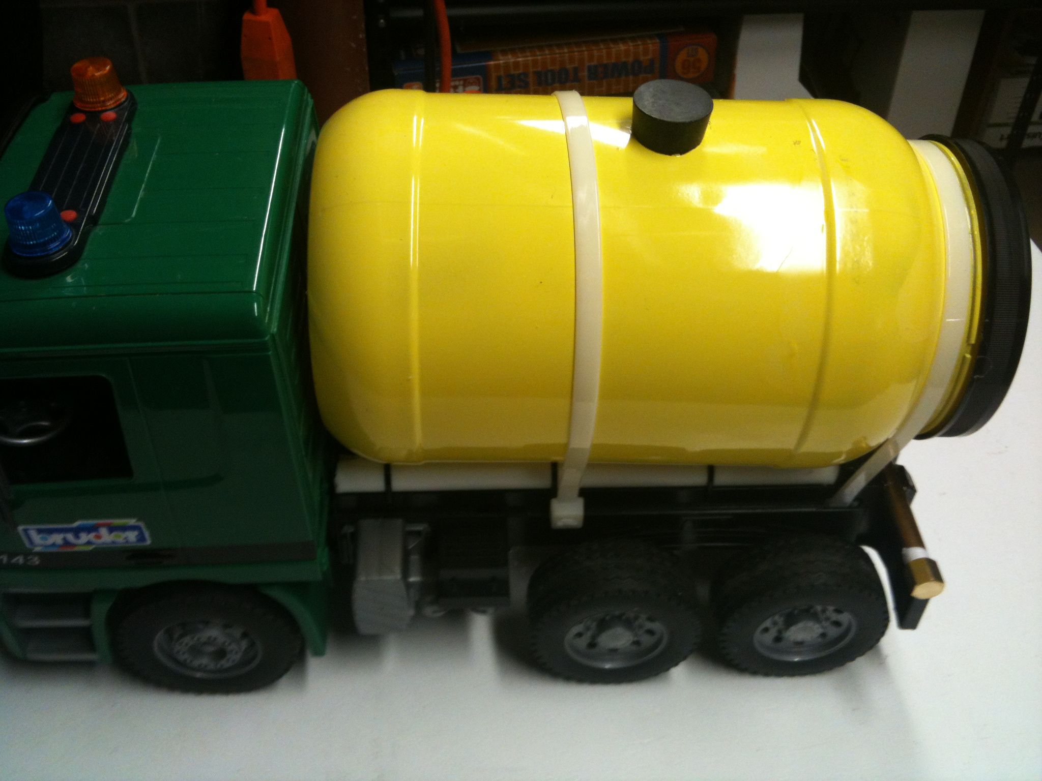 Toy Dust Control Truck