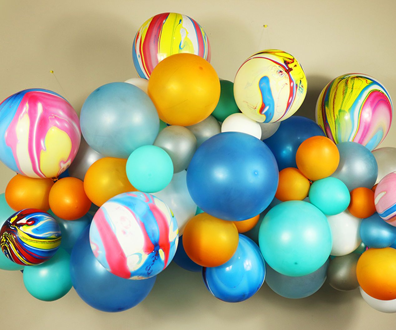 How to Make Balloon Garland