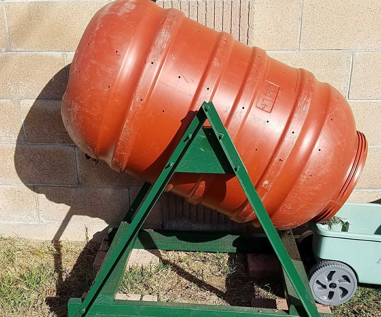 DIY Composter From Up-Cycled Olive Barrel