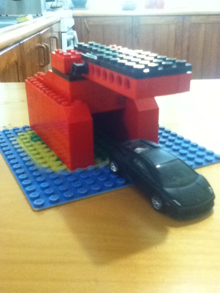 How To Make a Hot-Wheels Garage Out of Lego