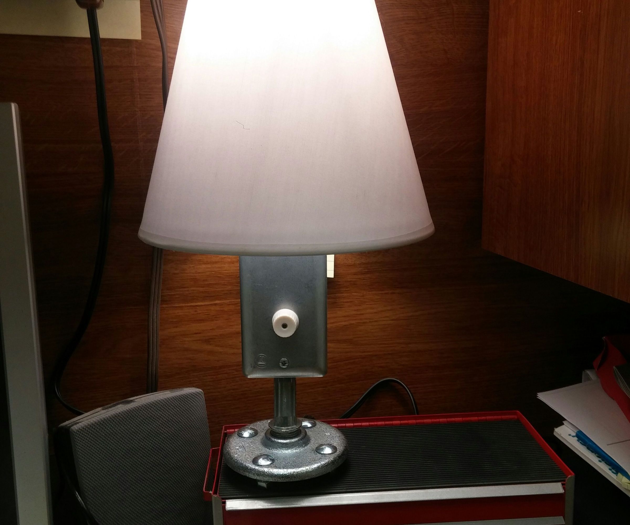 Quick and Easy Industrial Table Lamp