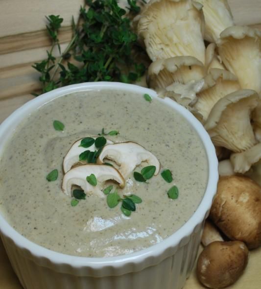 Creamy Cashew Mushroom Soup (Vegan)