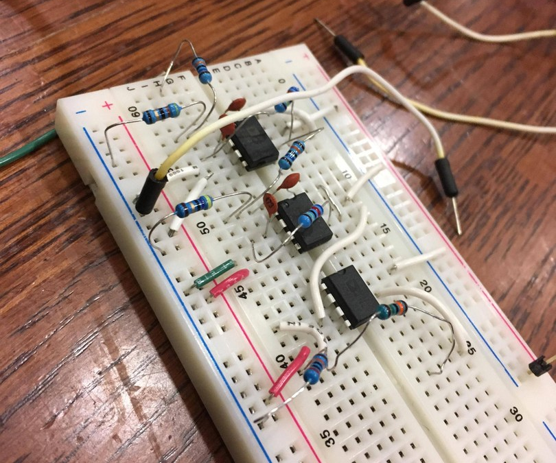 EE 221 Electrical Guitar Amp