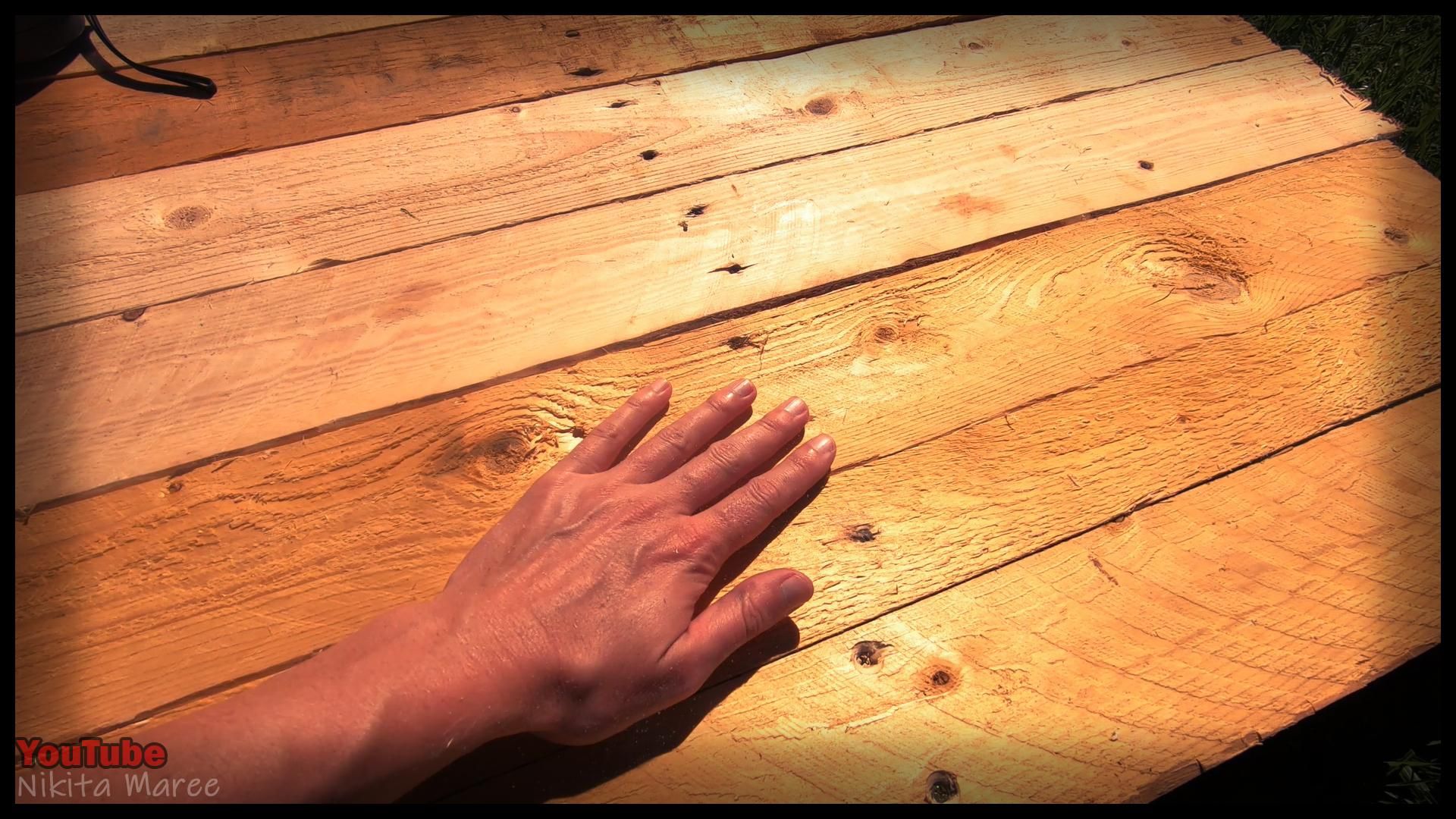 how do you build a dog kennel