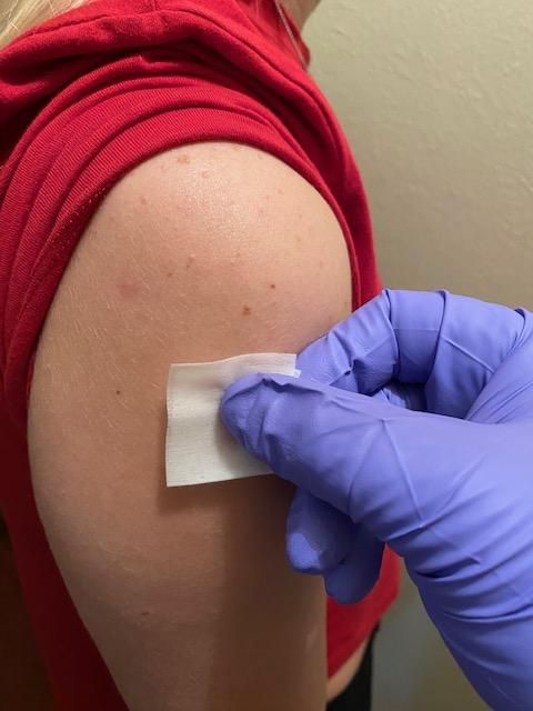 Administering a Intramuscular B12 Injection : 5 Steps