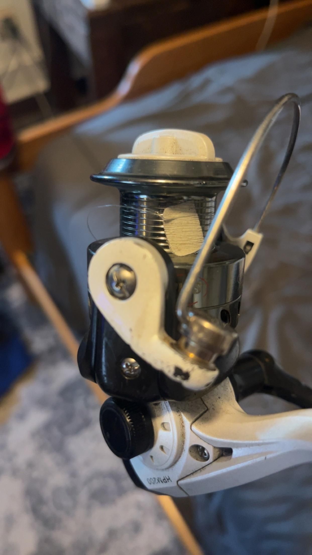 How to Put Fishing Line on a Spinning Reel : 6 Steps - Instructables