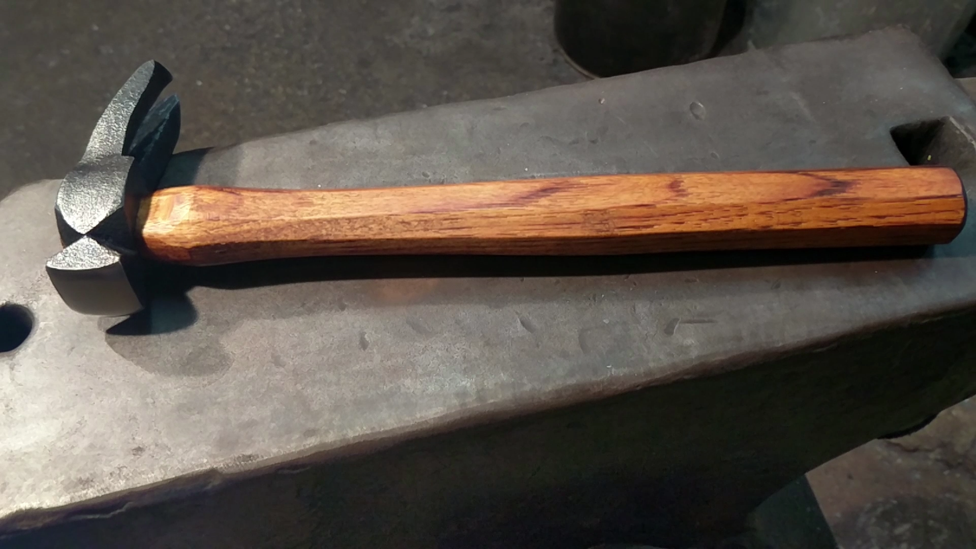 Let's a Hammer 8 Steps Instructables