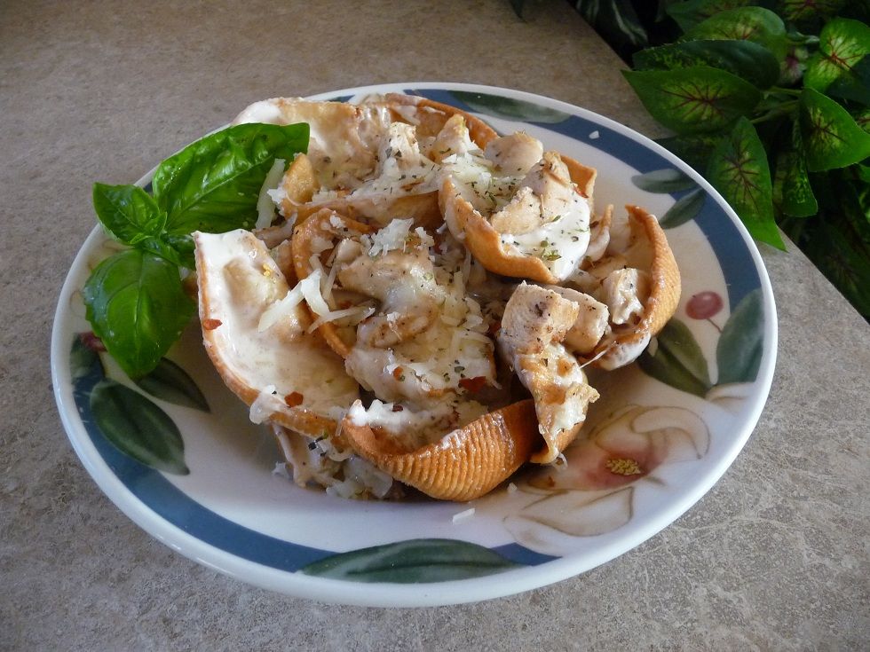 Chicken Alfredo Nachos With Pasta Chips