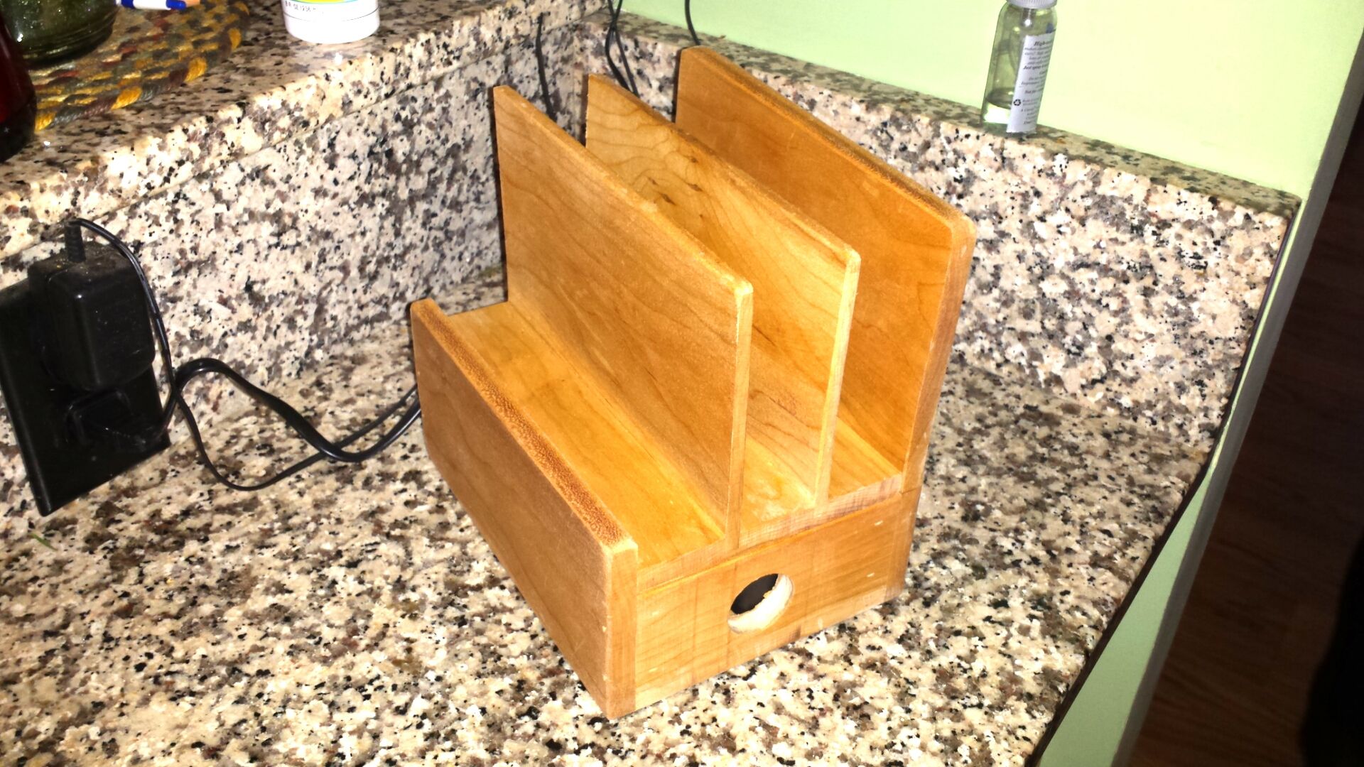 Charging Station for Electronic Devices 4 Steps (with Pictures