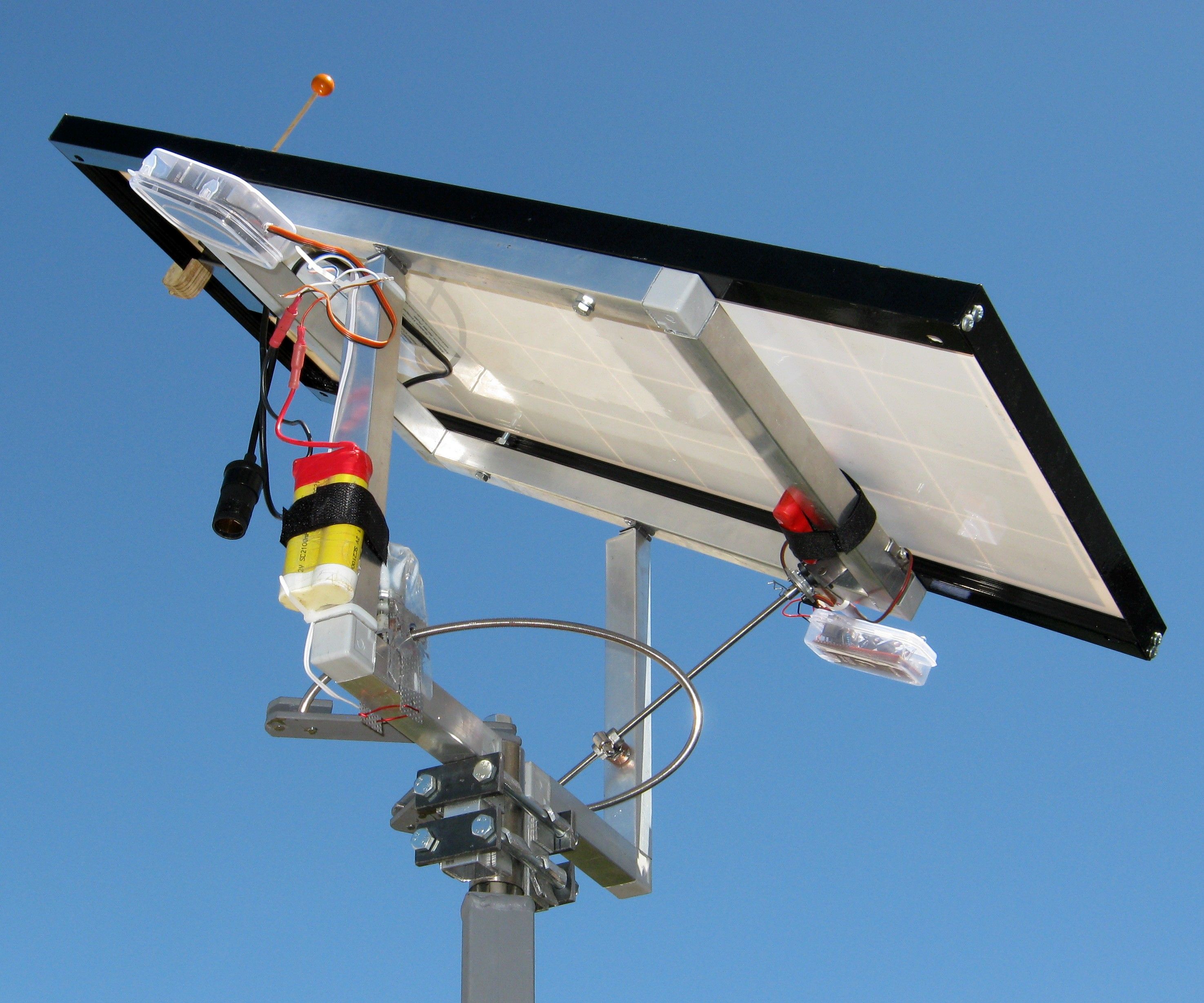 Dual Axis Transistorized Solar Tracker
