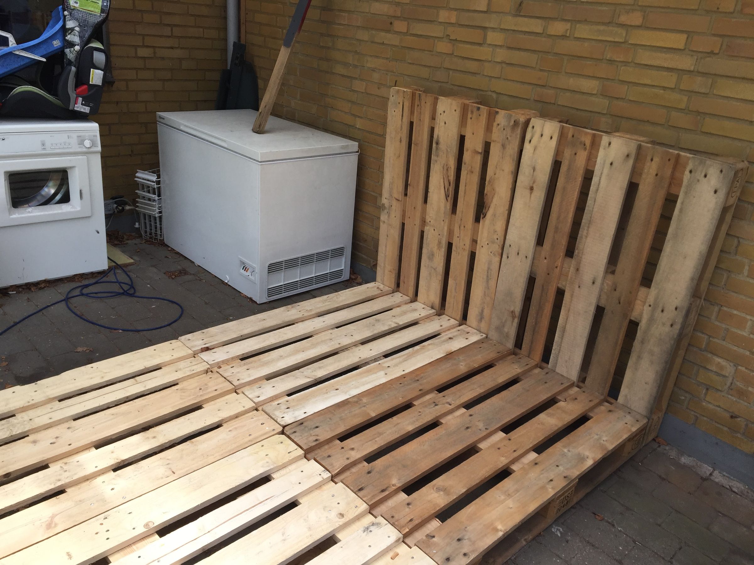 Simple, Elegant Pallet Bed : 6 Steps (with Pictures) - Instructables, image size:1024x768