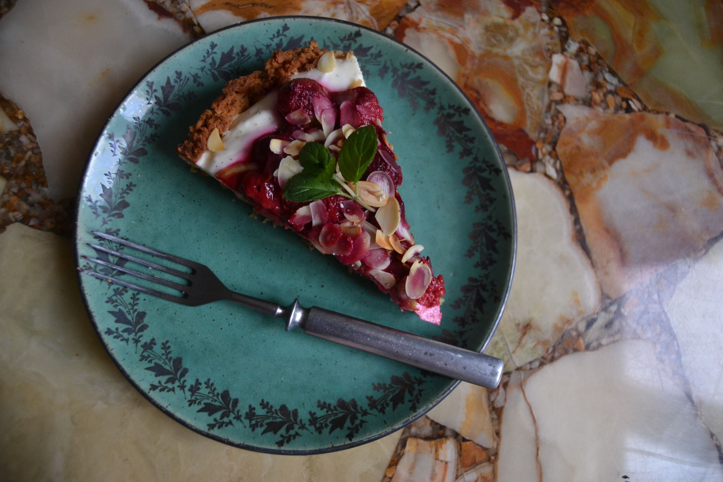 Creamy Lemon and Raspberry Pie