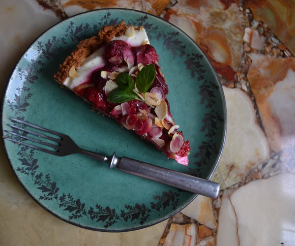 Creamy Lemon and Raspberry Pie