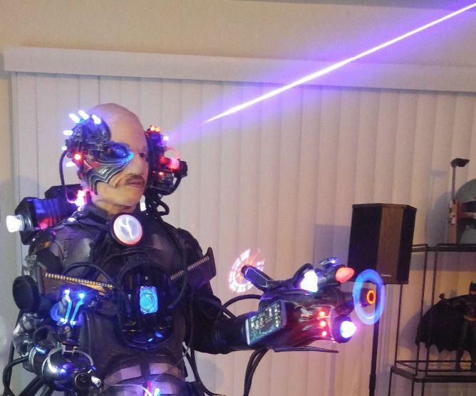 Cyborg Cybernetic Robotic Machine Alien Species Laser Smoker LED's Halloween Costume! LEGIT