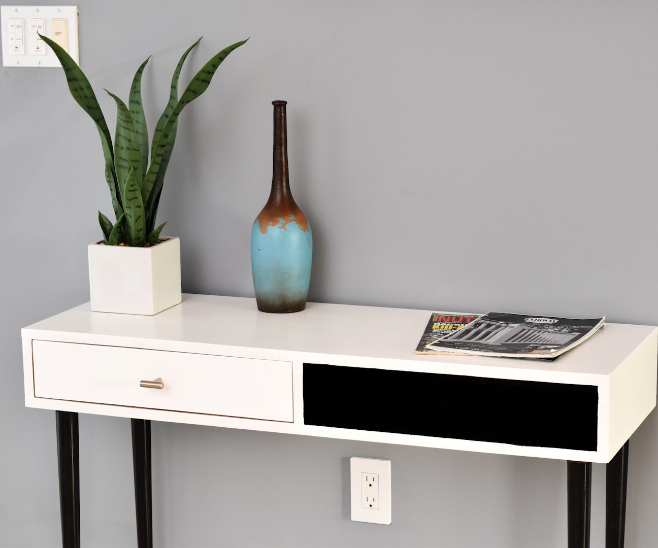 How to Make a Mid-Century, Modern Accent Table