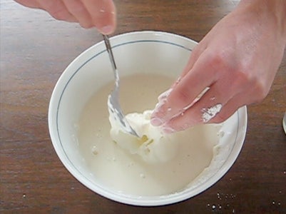science experiment oobleck Mix It Up!
