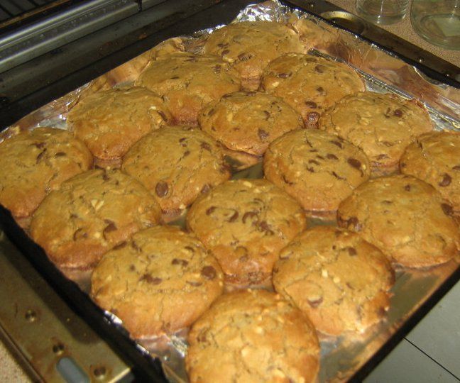 Choc Chip Peanut Butter Cookies