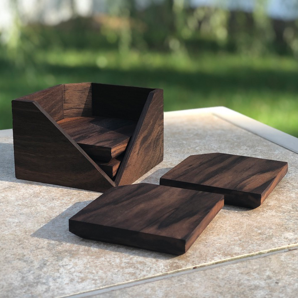 Coaster outlet set holder