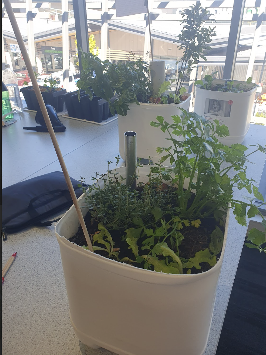 How to Make a Self Watering Planter Box Out of a Dish Wash Liquid Tub. 7 Steps Instructables