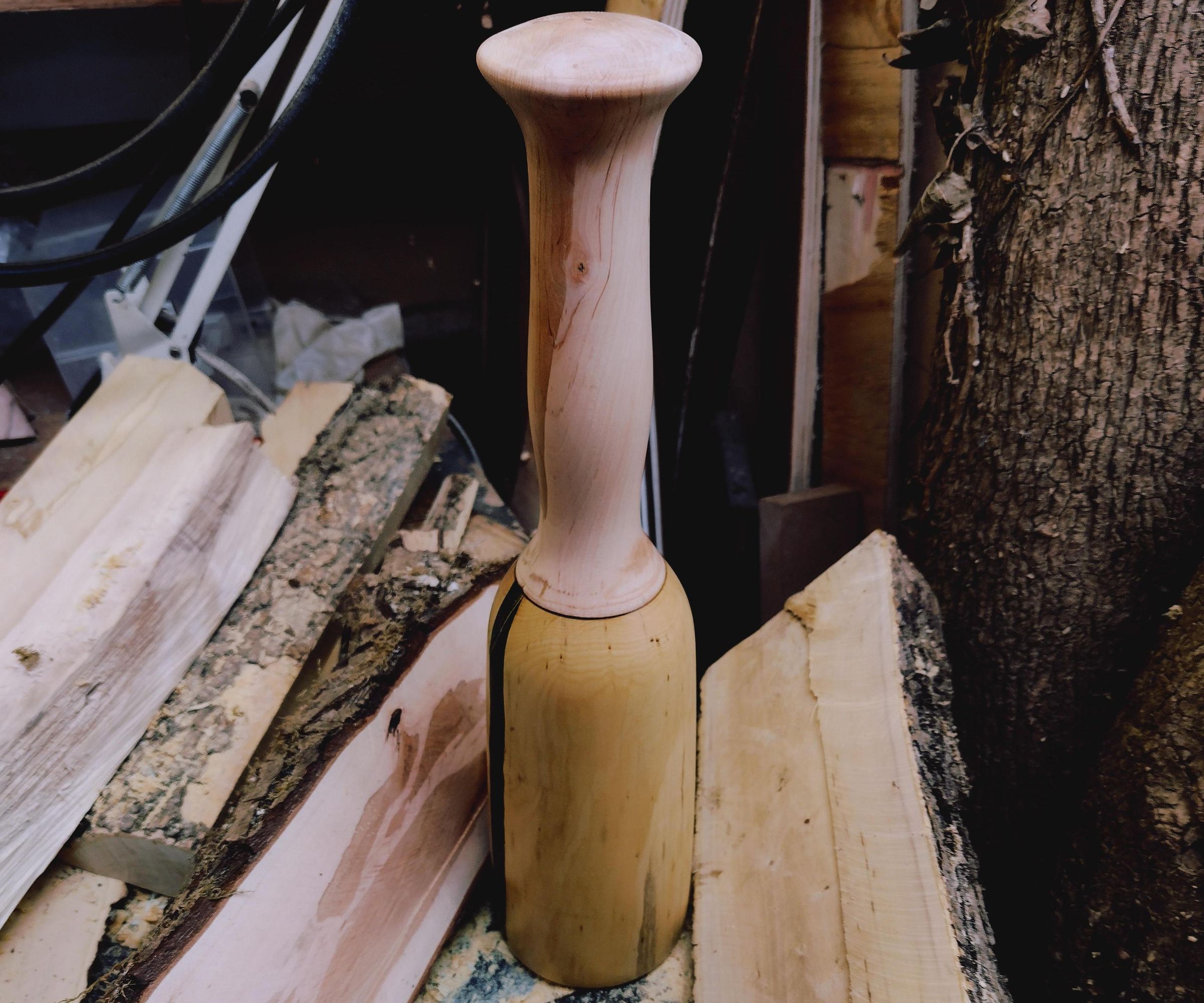 Making a Carving Mallet From Raw Boxwood and Hawthorn Logs