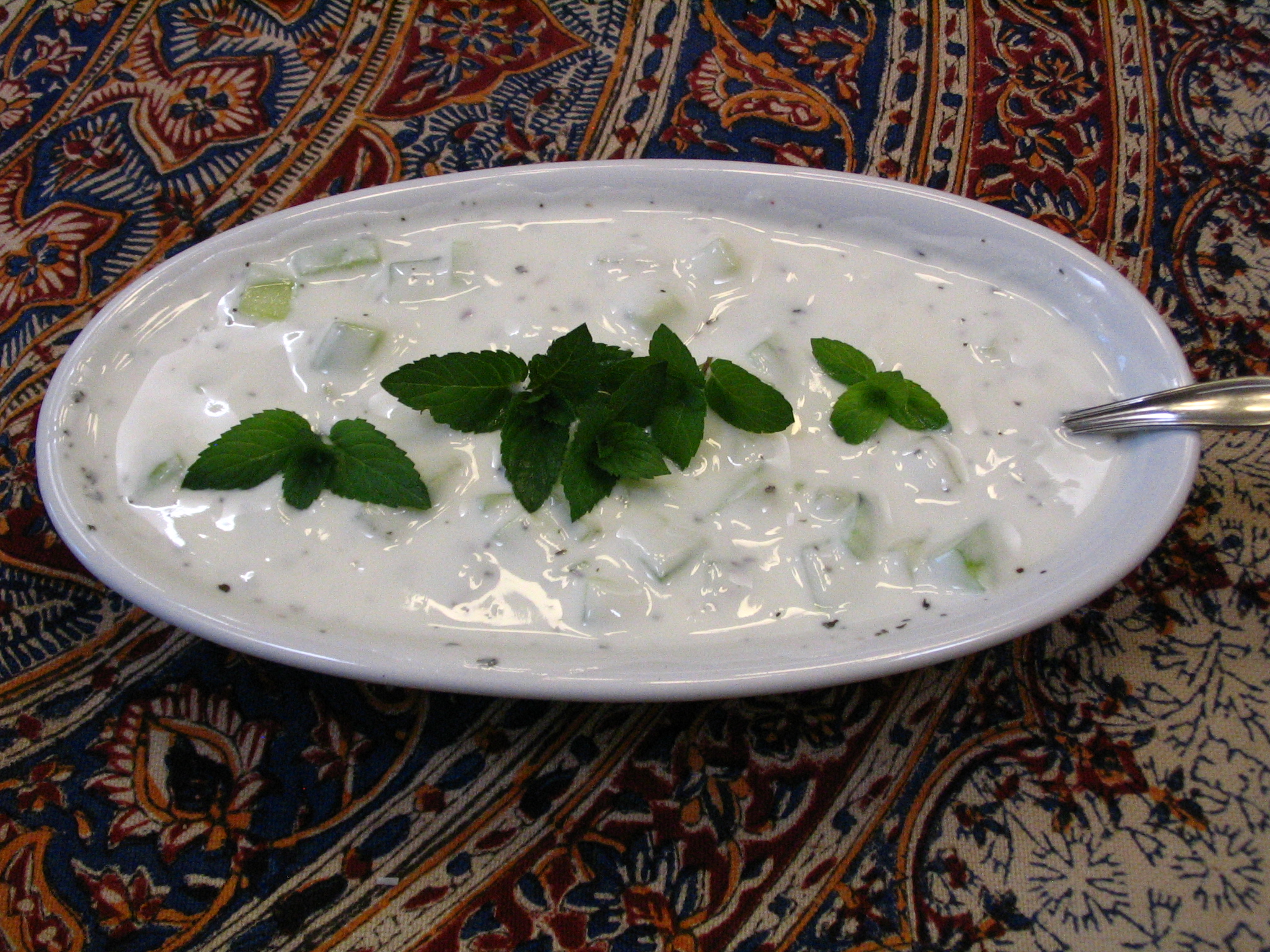 Mast-o-Khiar (Iranian cucumber and mint yougurt)
