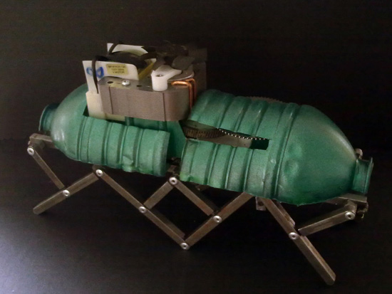 Extra simple walking mechanism