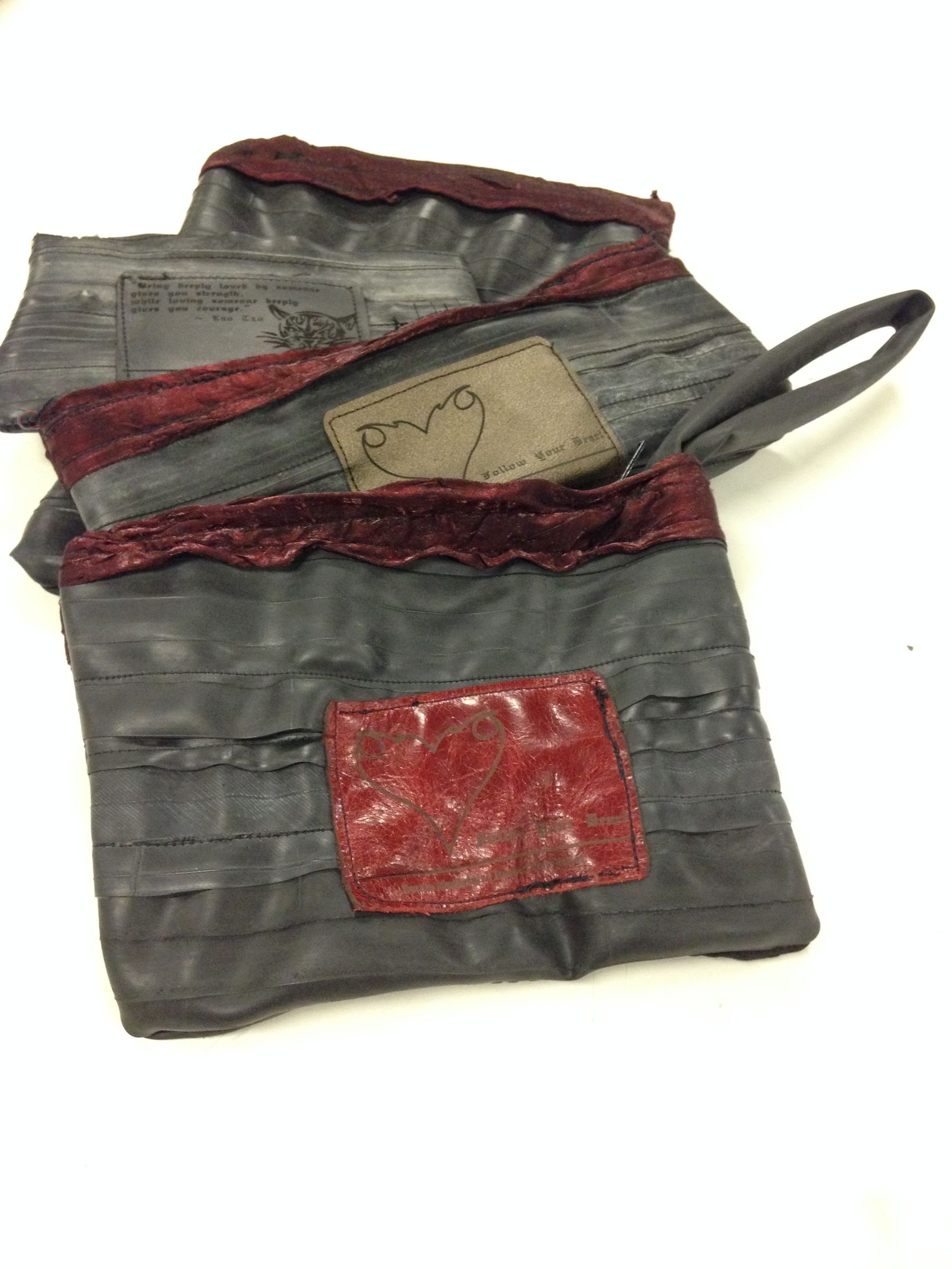 How to Create a Fashionable Zip Clutch Bag from Innertubes and Curtains