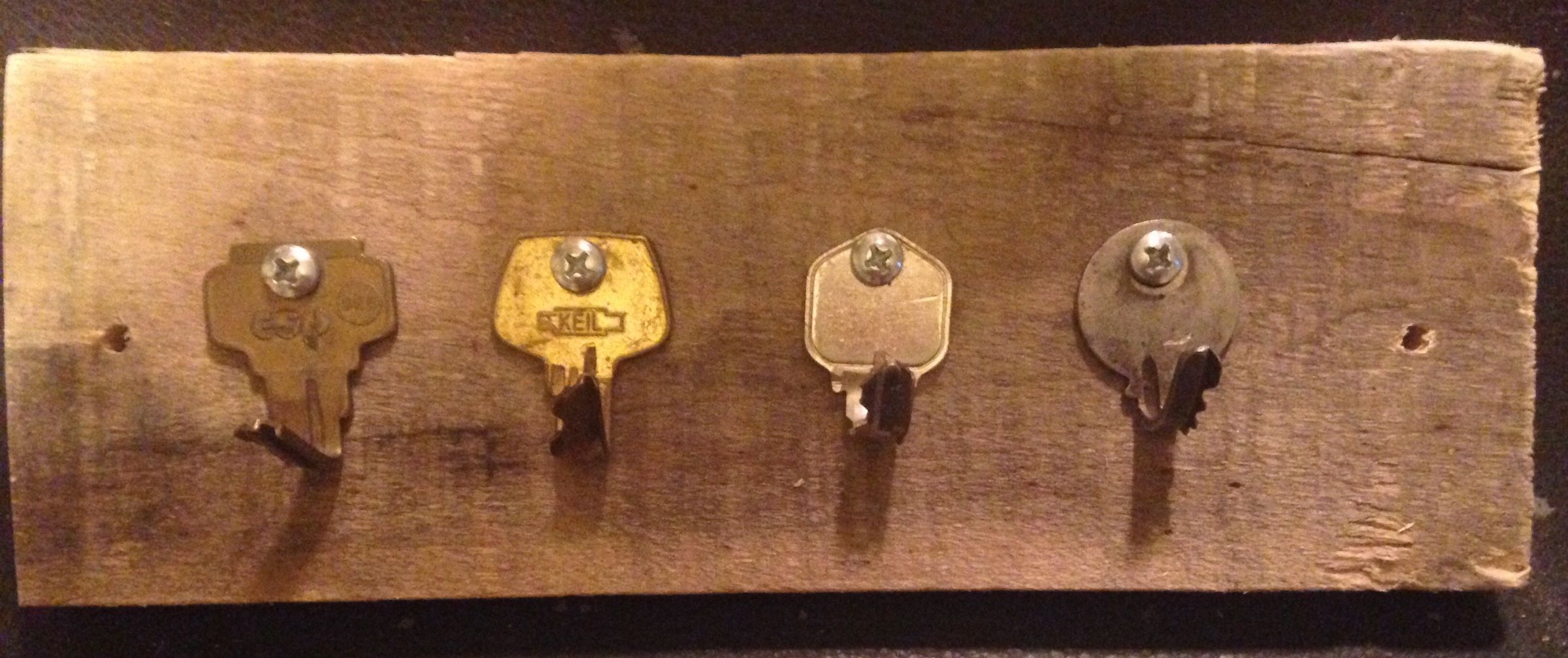 Recycled Key Rack : 9 Steps (with Pictures) - Instructables