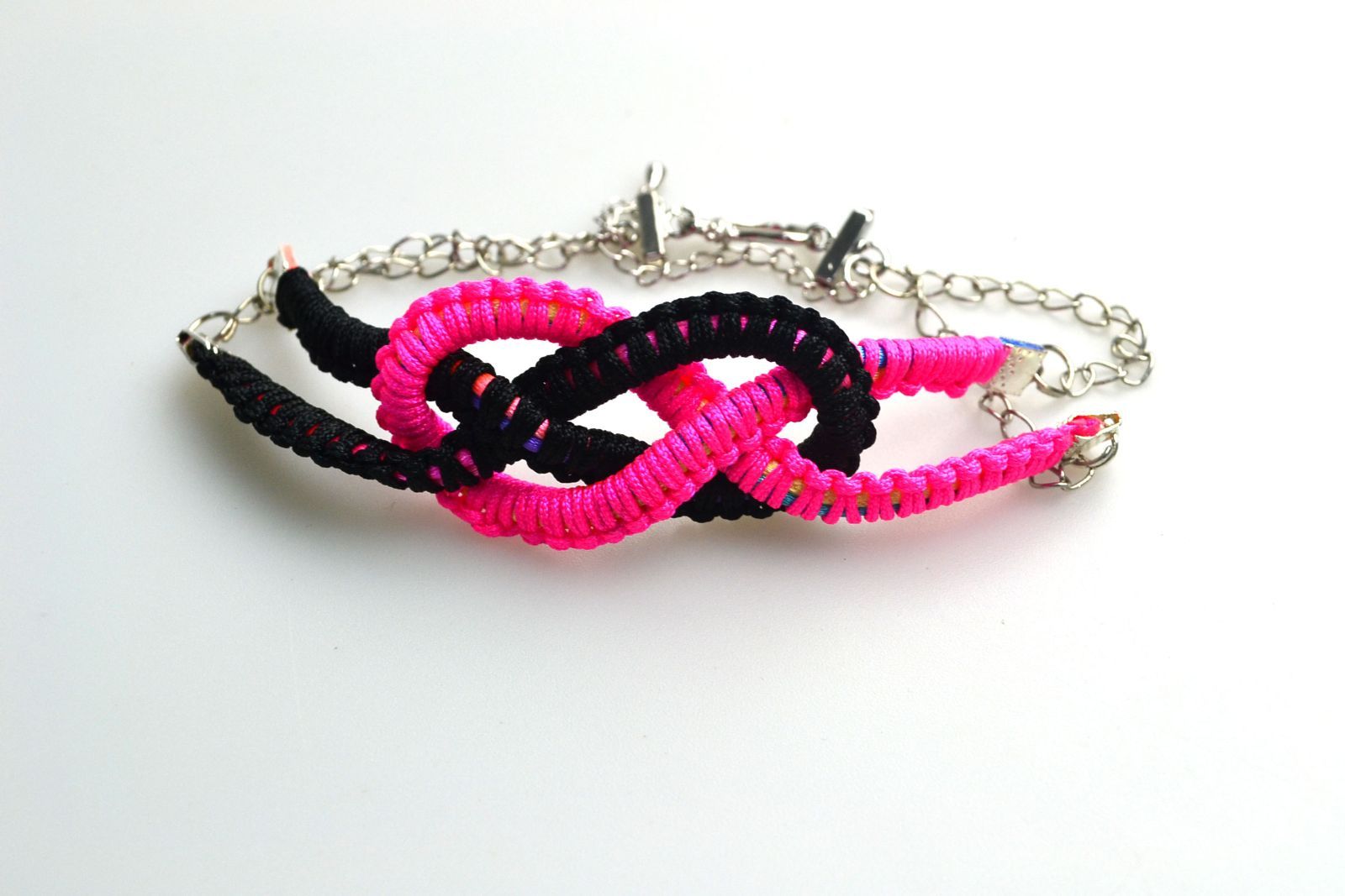 How to Make Nylon Bracelets-a Way to Make Bracelets Out of String
