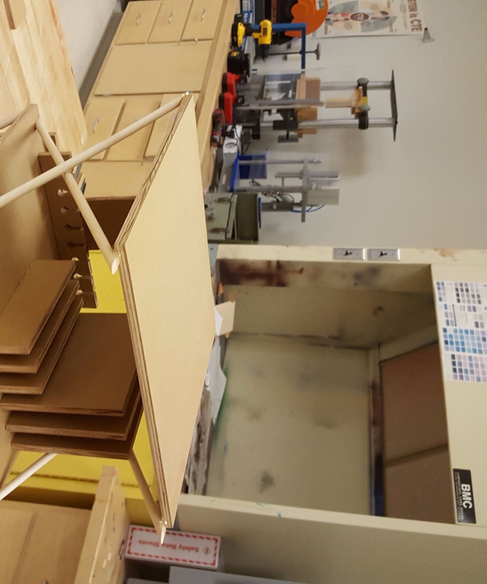 Shelfs With a Charging Station