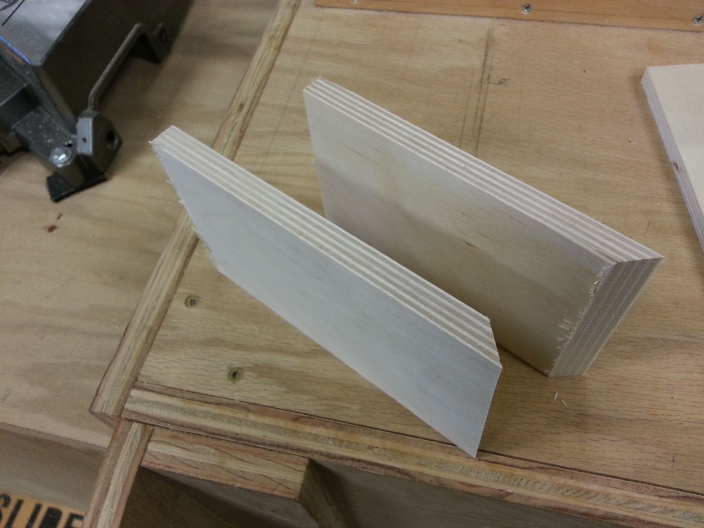 How to Make a Spline Jig to Help Make Your Frames Beautiful at