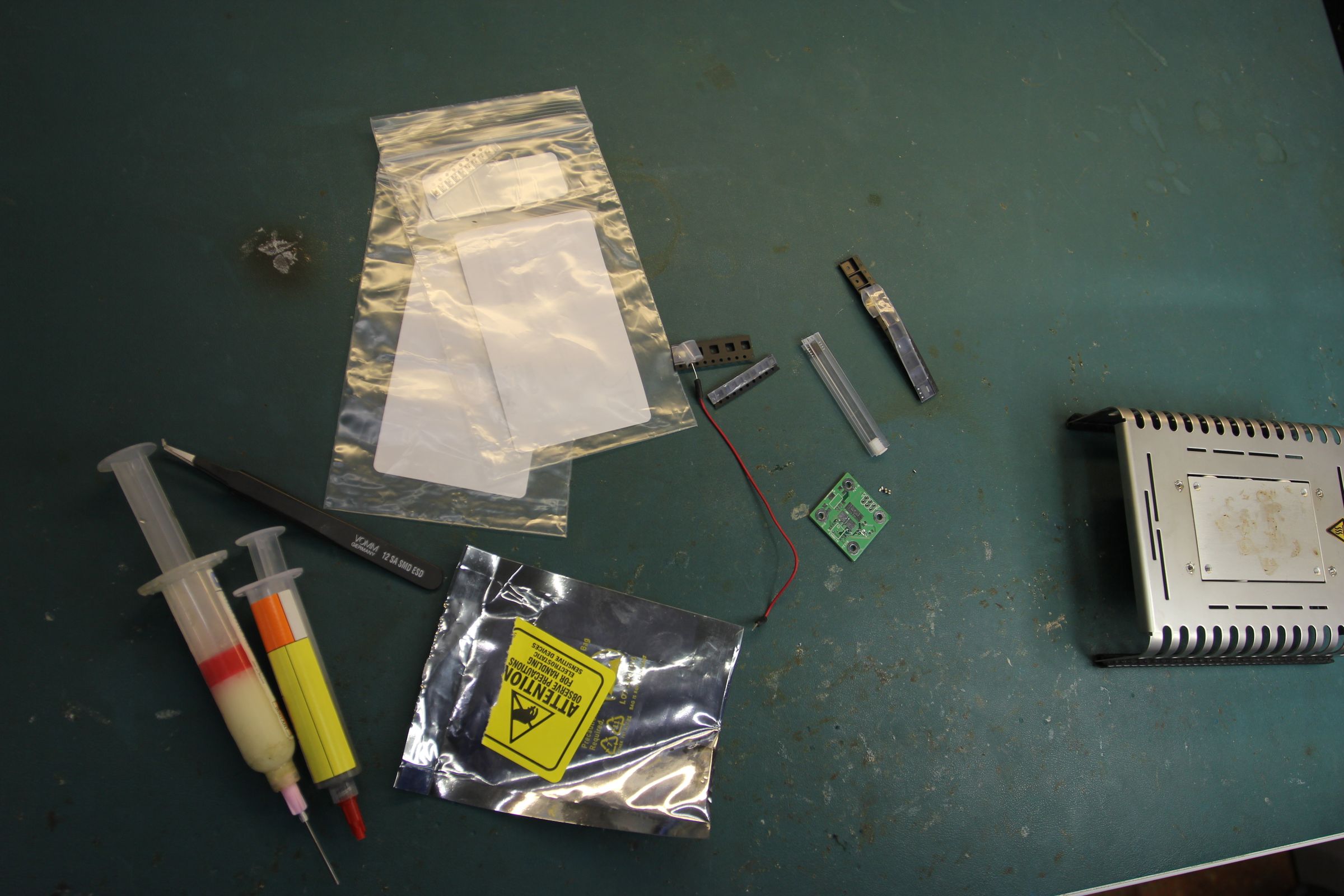 Soldering Tiny SMD Components the Easy and Fast Way (with a Hotplate